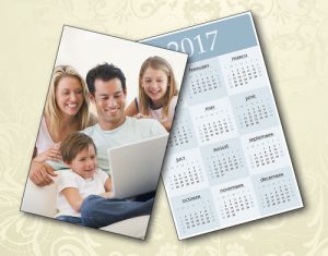 Family scheduling their sitting online